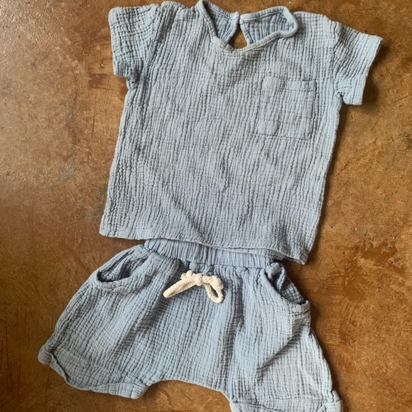 2 piece top and shorts - Picture 1 of 5